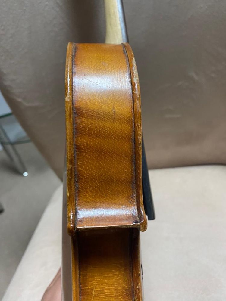 Vând vioara Stradivarius 800