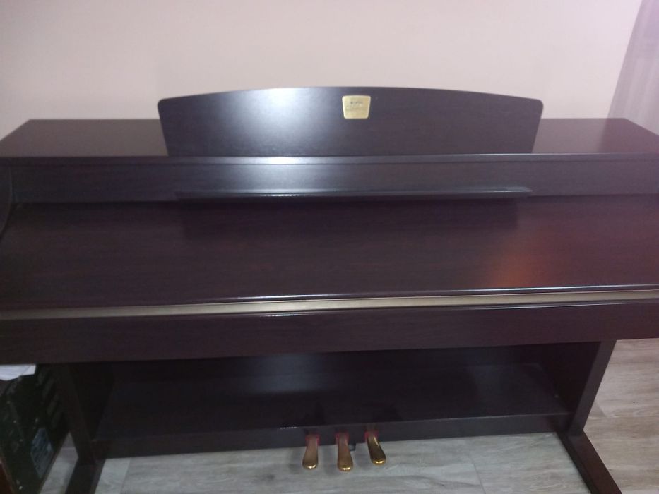 Pian digital Yamaha Clavinova CLP-330