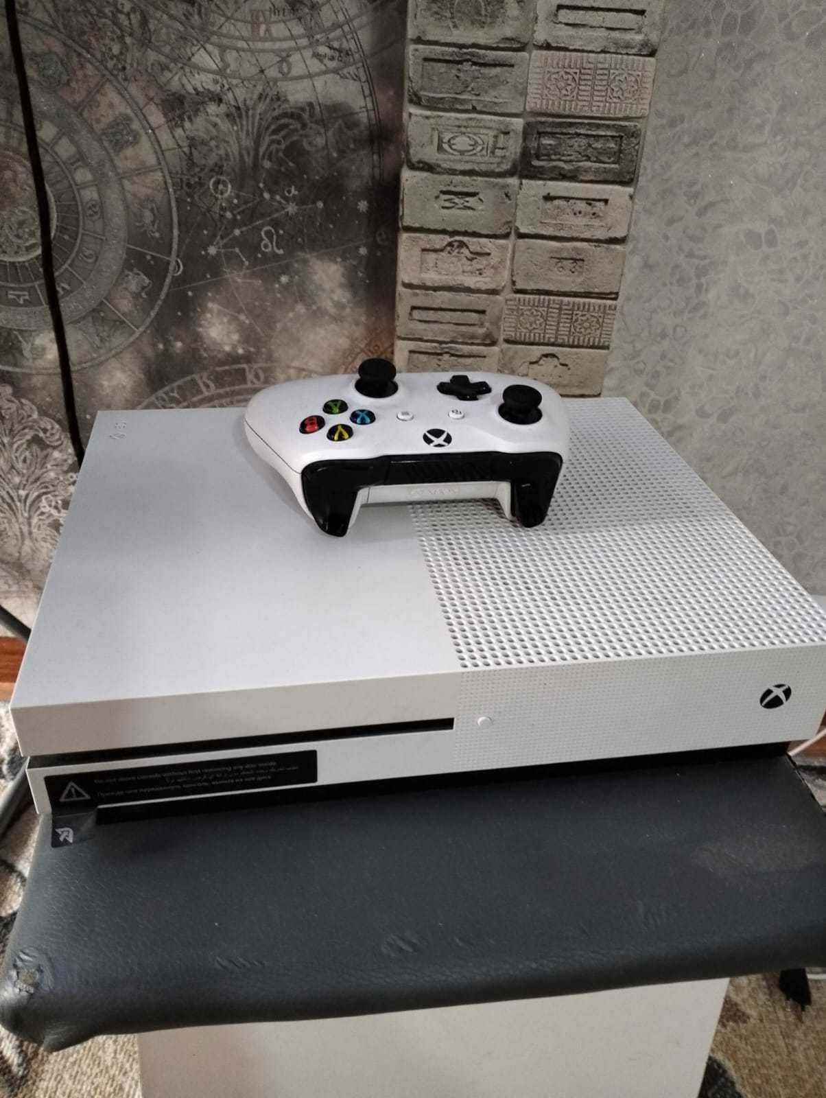 продаю Xbox one S