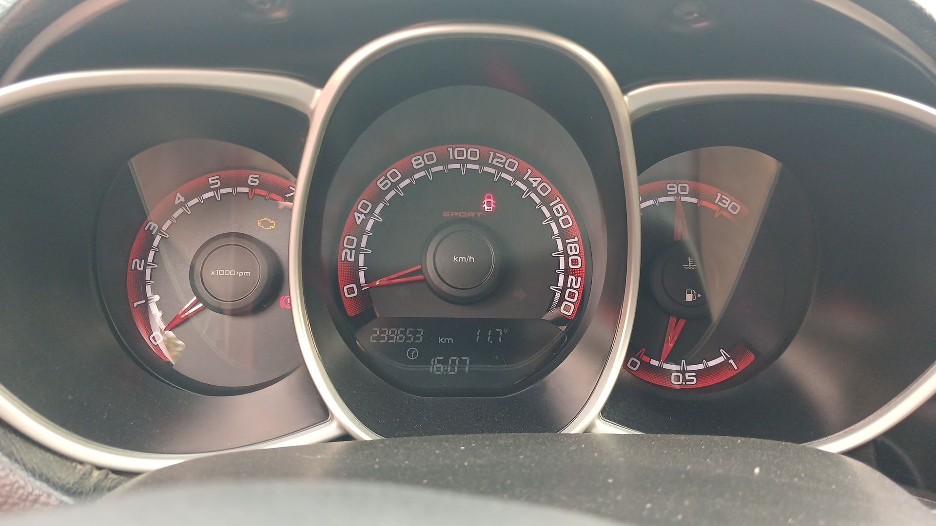 LADA VESTA SPORT 1.8 sotiladi