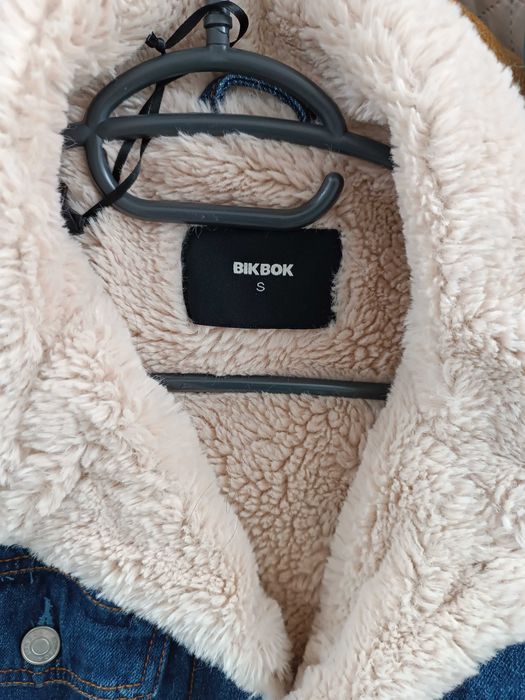 Яке шерпа деним ново BikBok