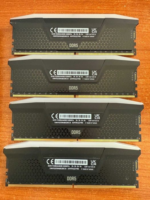 Памет Corsair Vengeance RGB DIMM Kit 192GB CMH192GX5M4B5200C38