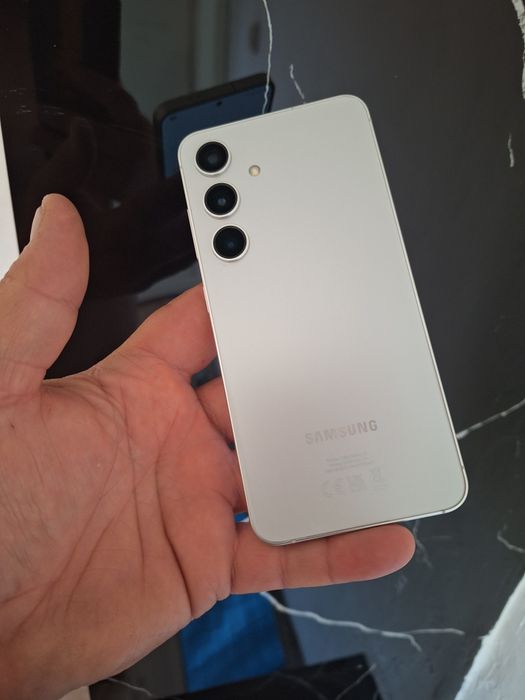 La vânzare Samsung S24