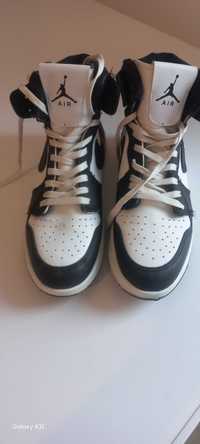 Adidas   i Jordans  nr 38