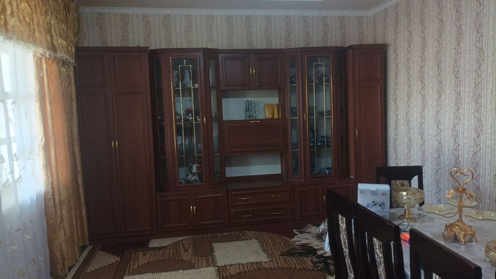 Мебель стенка шкаф длина 3,80м высота  2,30м ширина 50см