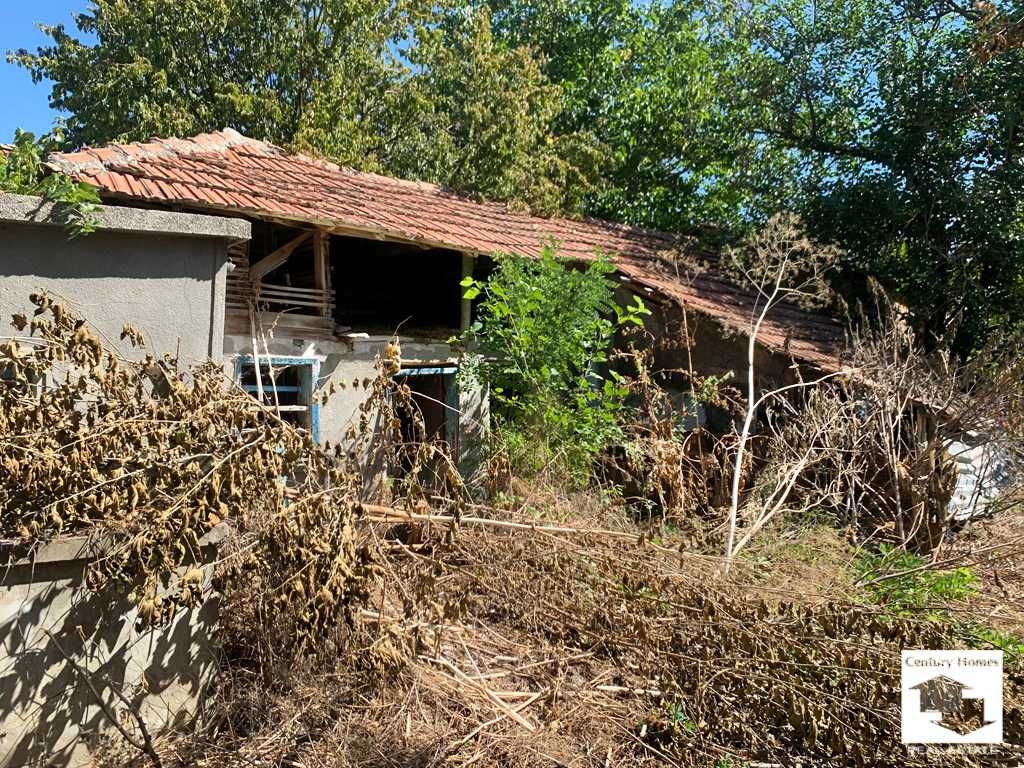 145309 Просторна къща с голям двор и гараж в с. Страхилово