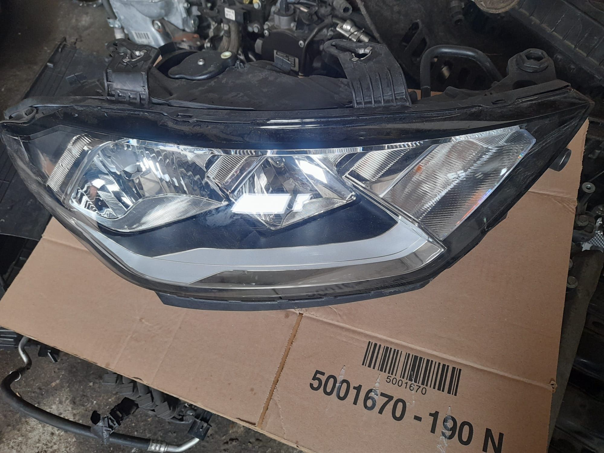 Far dreapta audi a 1 an 2020 led