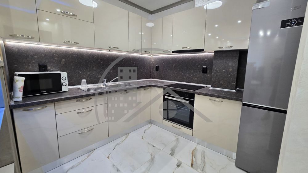 Продава се Двустаен апартамент в Варна, Гръцка махала - 60 кв.м за 2834 €/кв.м - Снимка #2