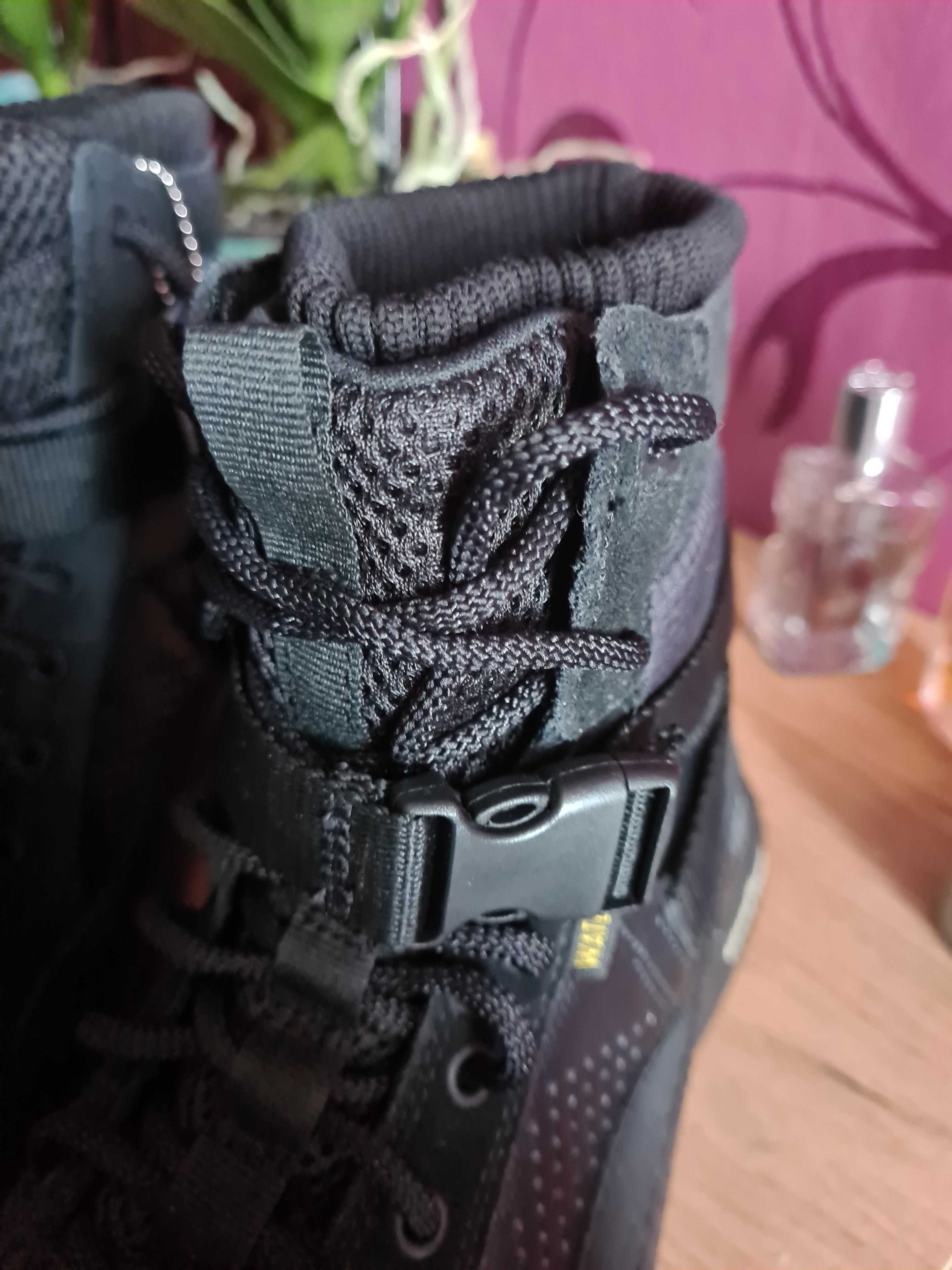 обувки Skechers ULTRA GO