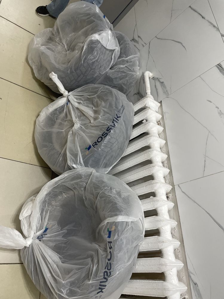 Продам шипованные шины с диском 215/60/r16