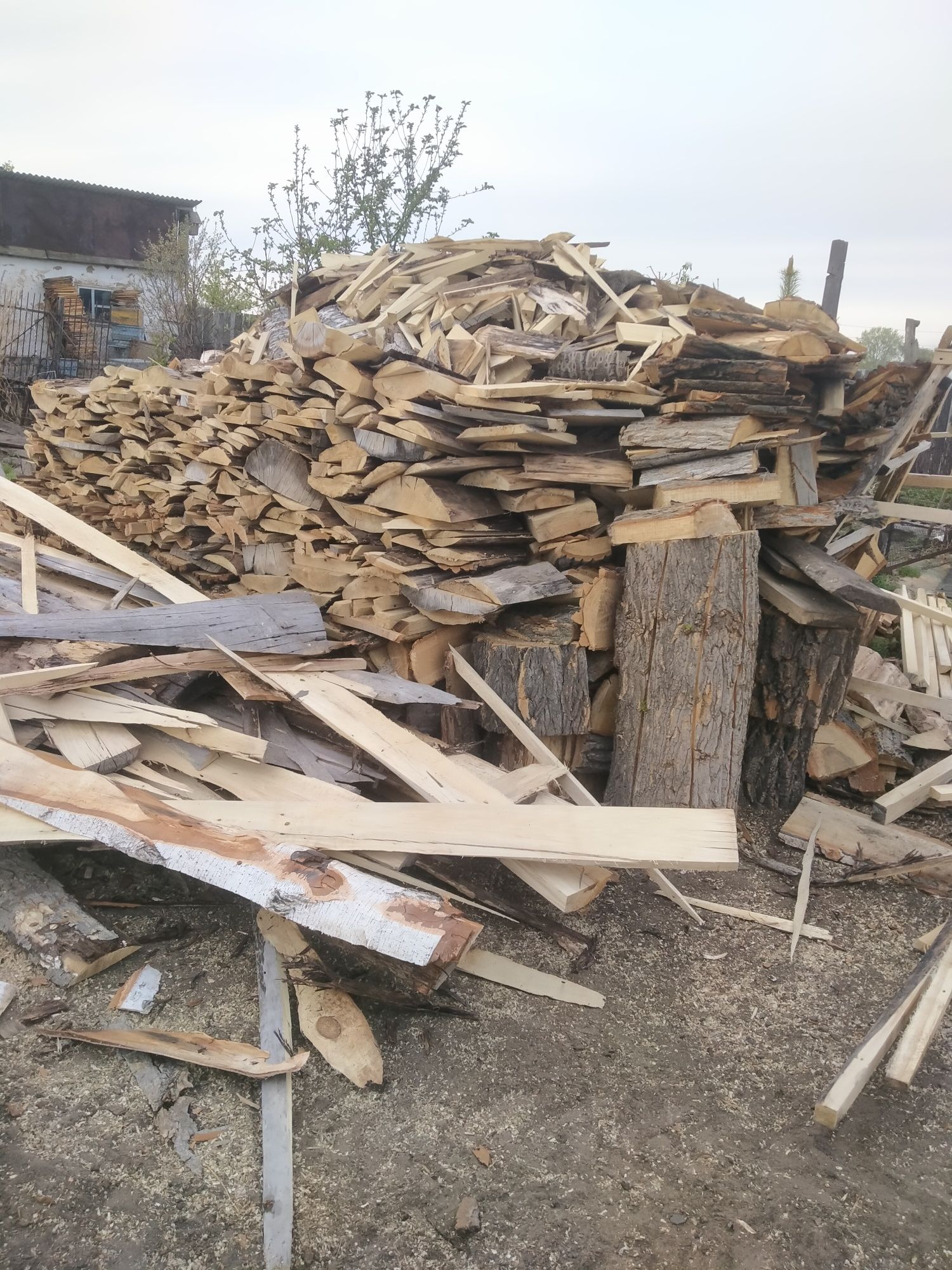 Дрова наполовину