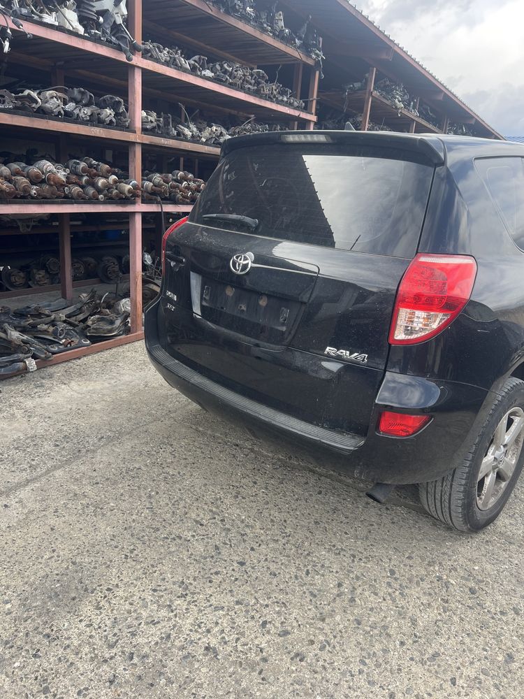 Toyota Rav4 2.2 d4d на части