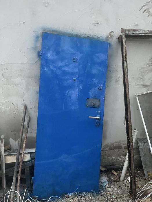 Железная дверь, бронированная очень тяжелая