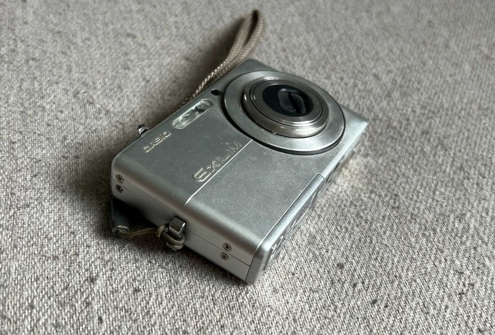Aparat foto digital Casio Exilim EX-Z700 7.2MP compact defect piese