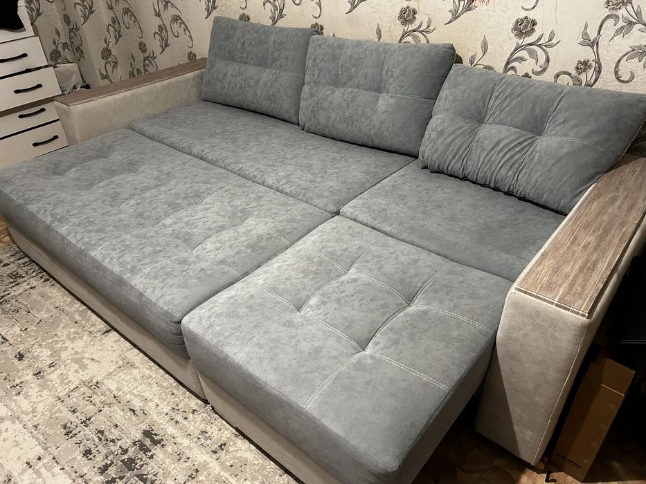 Диван в хорошем состояний