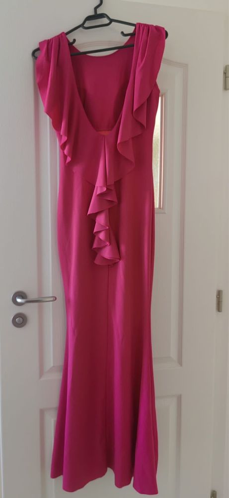 Vând rochie eleganta, marimea S, achizitionata din Kappa Timisoara.