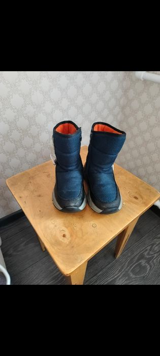 Сапоги на мальчика срочно продам!