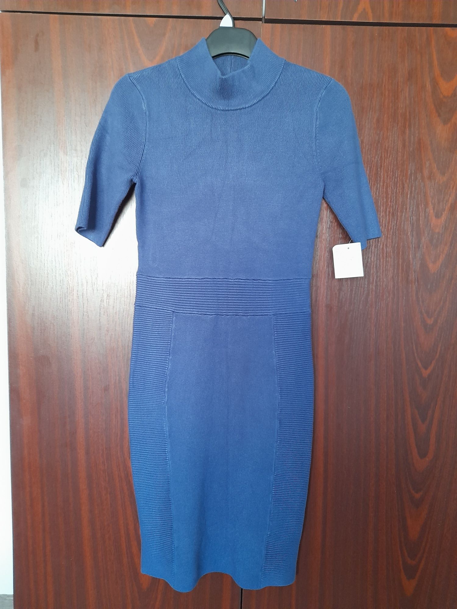Vând rochie Guess