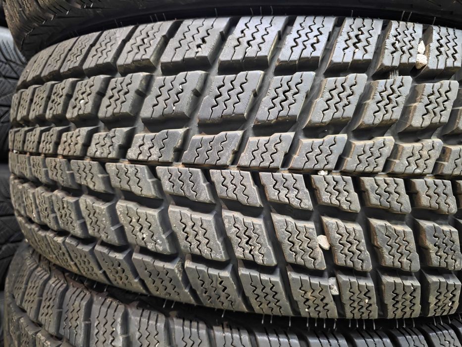 4бр Зимни гуми 225 70 16 - Nexen