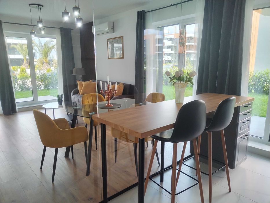 Apartament 2 camere premium curte piscina Astorium Garden