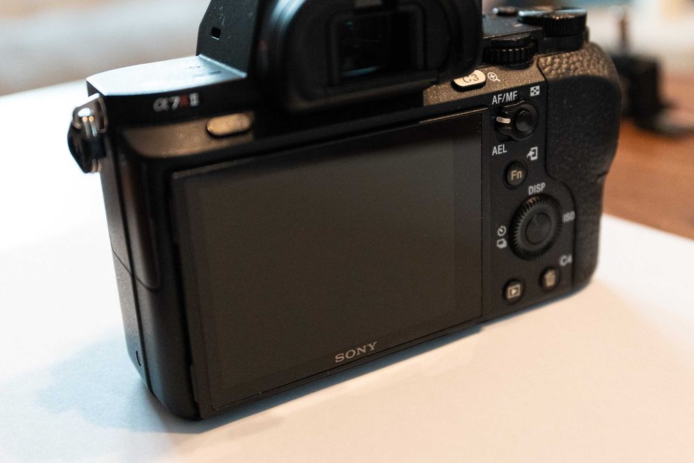 Sony A7R II - Full Frame 42.4MP - video 4K - model ILCE-7RM2