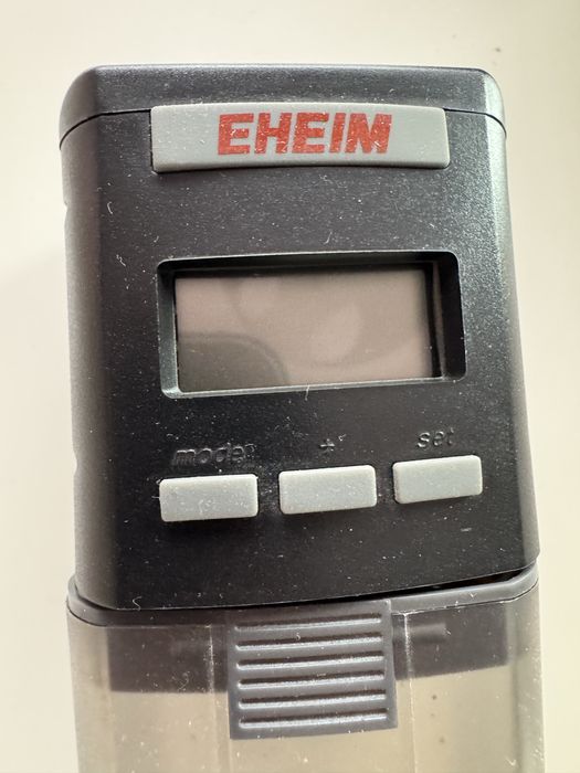 EHEIM hrănitor automat cu ventilare activă