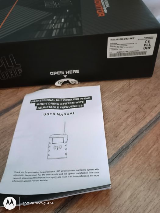 Пълен сет безжична In-Ear мониторна система HED,,с твърд кейс Wiem-252