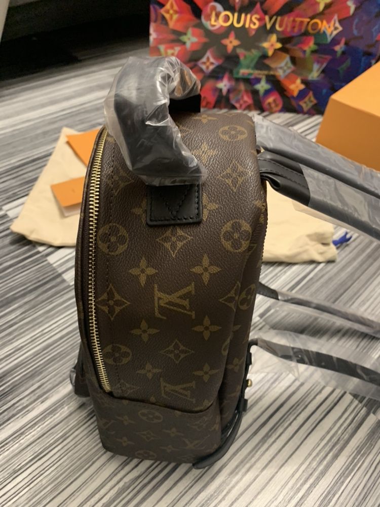 Ghiozdan LOUIS VUITTON-piele naturală,poze reale 100% Cutie,săculeț !!