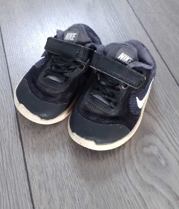 Papuci sport lejeri baieti Nike nr. 21