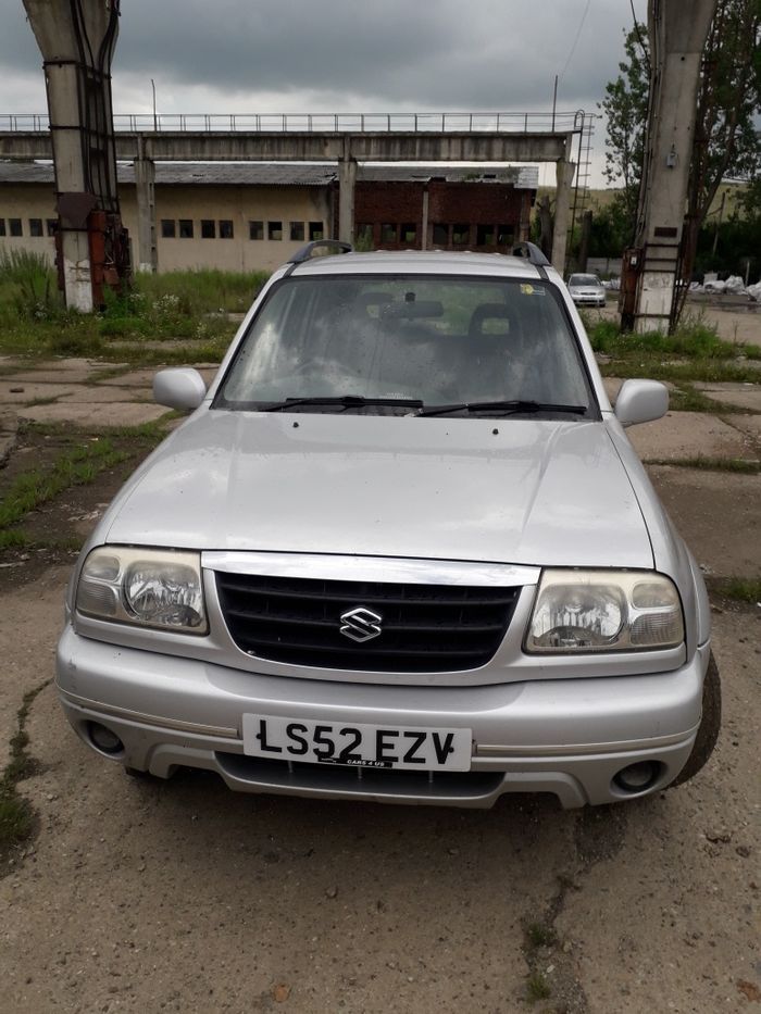 Dezmembrez suzuki grand vitara 2.0 benzina. Diesel