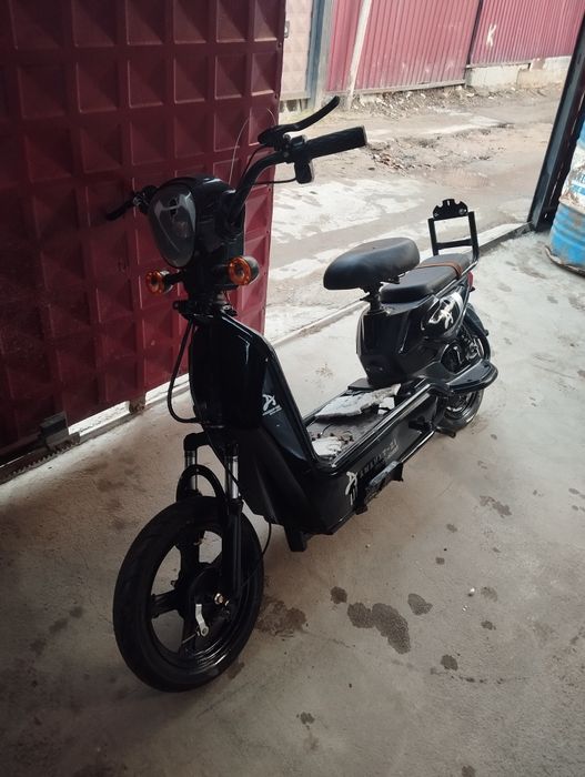 Продам электроскутер бу