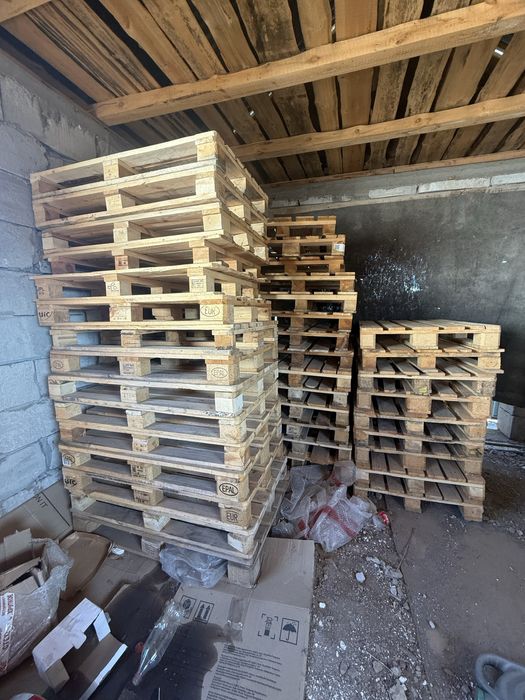 Евро поддоны в отличном состояние бережный хронение.Проктические новый