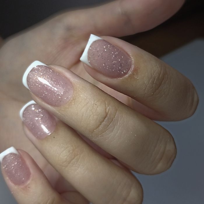 Услуга маникюра всех видов на дому от мастера с большим опытом