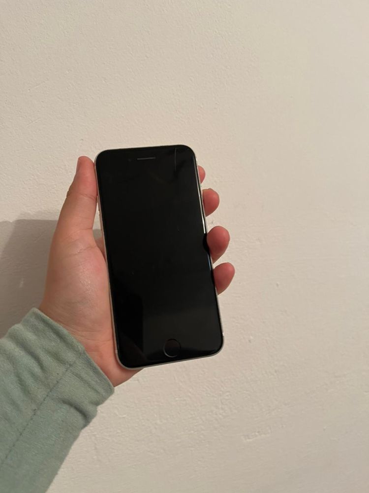 Iphone SE 2020 срочно