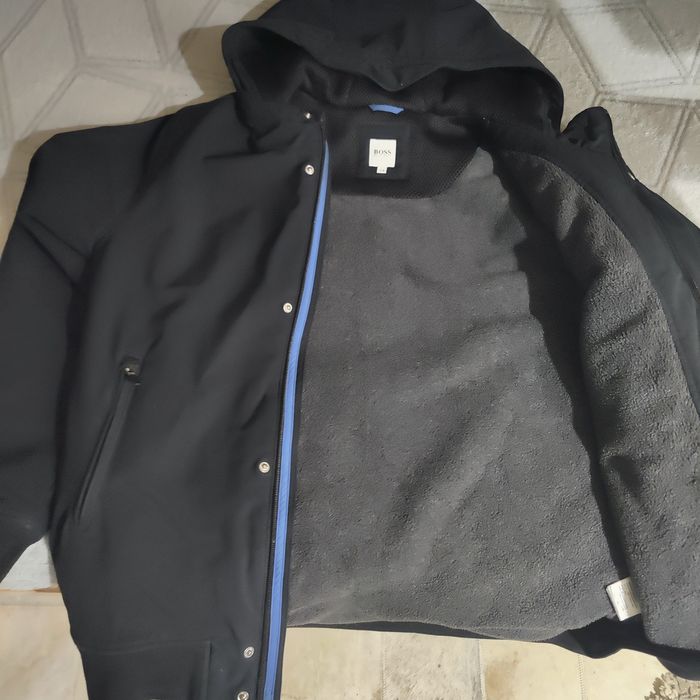 Vând geaca HUGO BOSS