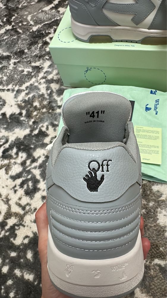 Off White"Out of Office"