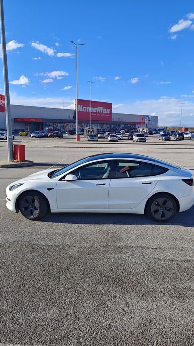Tesla model 3 под наем