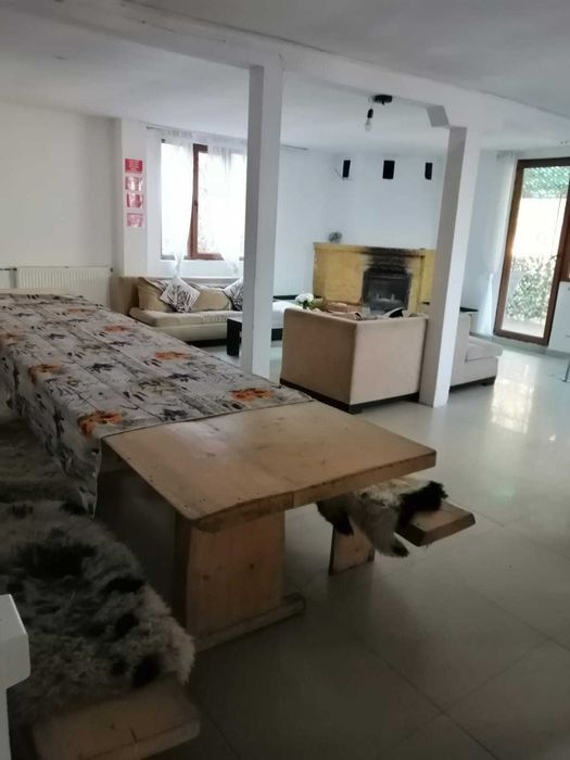 Cabană cu 10 camere