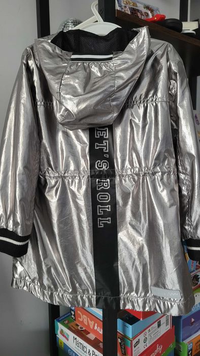 gecuta fetita cu căptușeală Coccodrillo, mărime 104, 4 ani.

40 lei