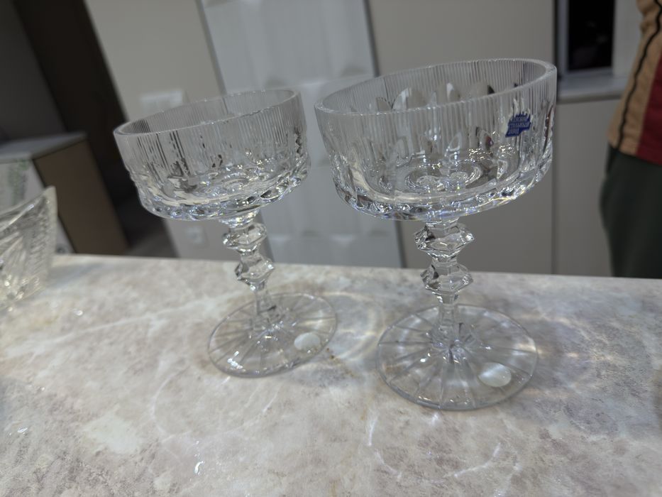 Хрусталь новая хранилась на стенке отлично сверкает