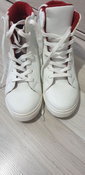 Adidas gheata numarul  37