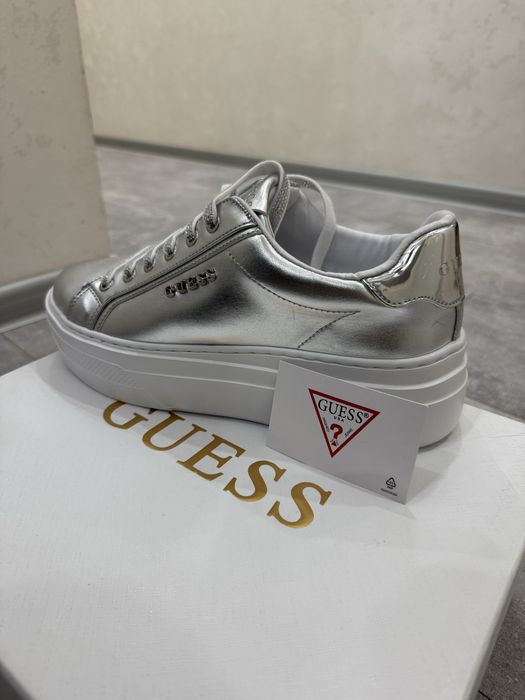 Дамски обувки Guess