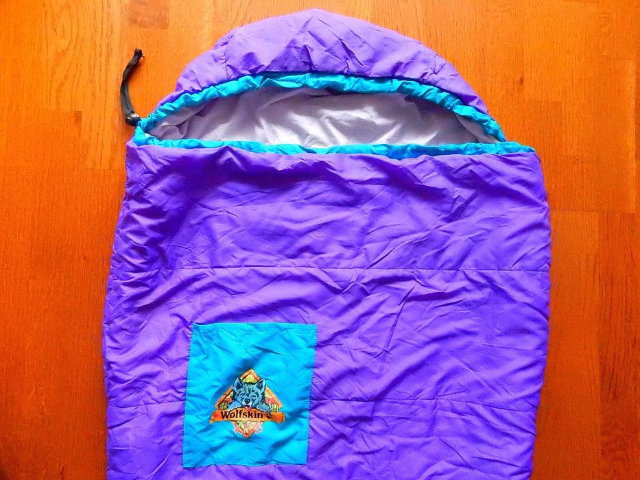 Sac de dormit copii Jack Wolfskin “Born to be Wild”; foarte calduros.