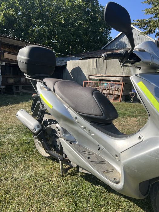 Vand scuter 150