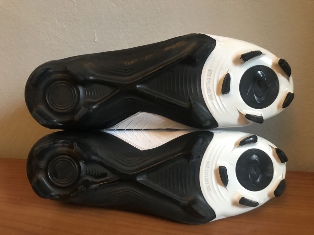 Детски футболни обувки NIKE Phantom GX 2 Academy MG, 40,5 номер