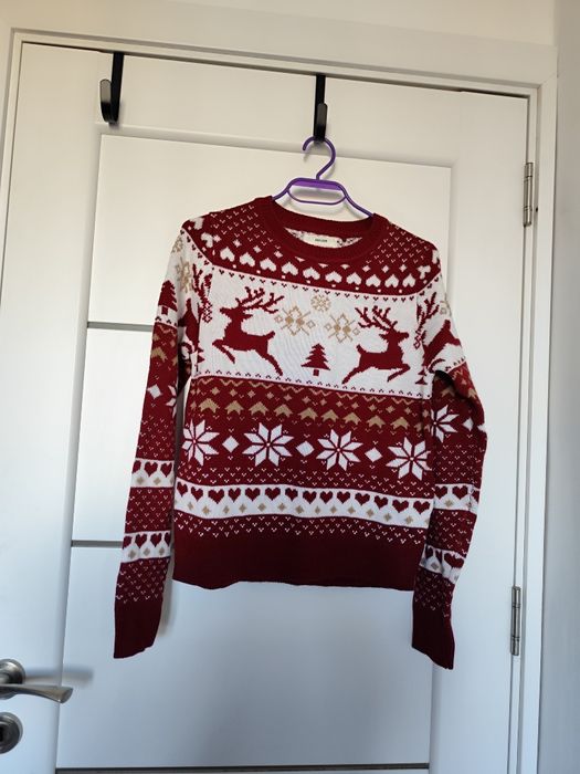 Нов коледен пуловер