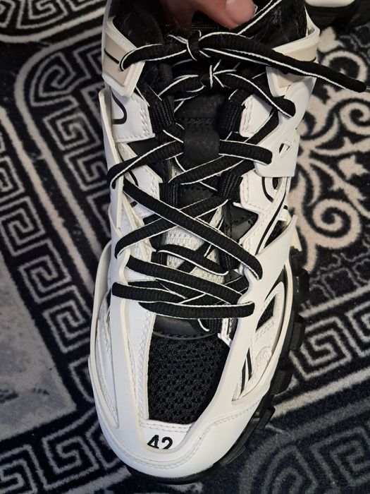 Balenciaga track noi cu eticheta