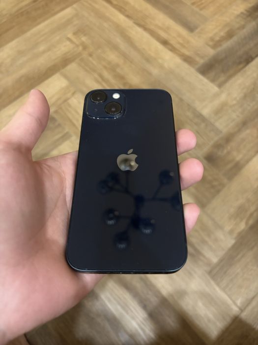 Продам айфон 13