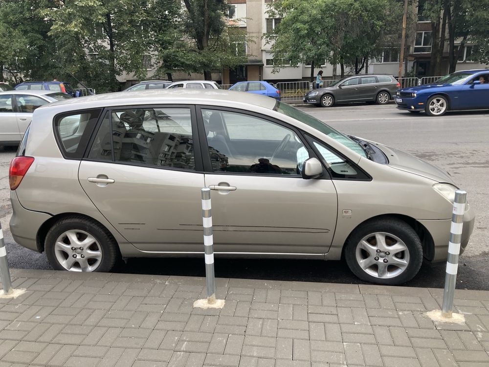 Продавам Toyota Corola Verso