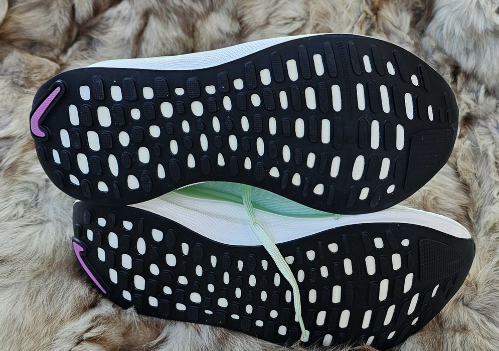 Nike Reactx Infinity  оригинални дамски сникърси нов модел 38.5 номер